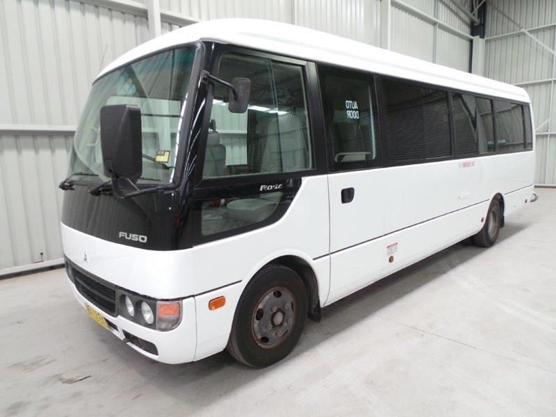 2010 MITSUBISHI ROSA BUS