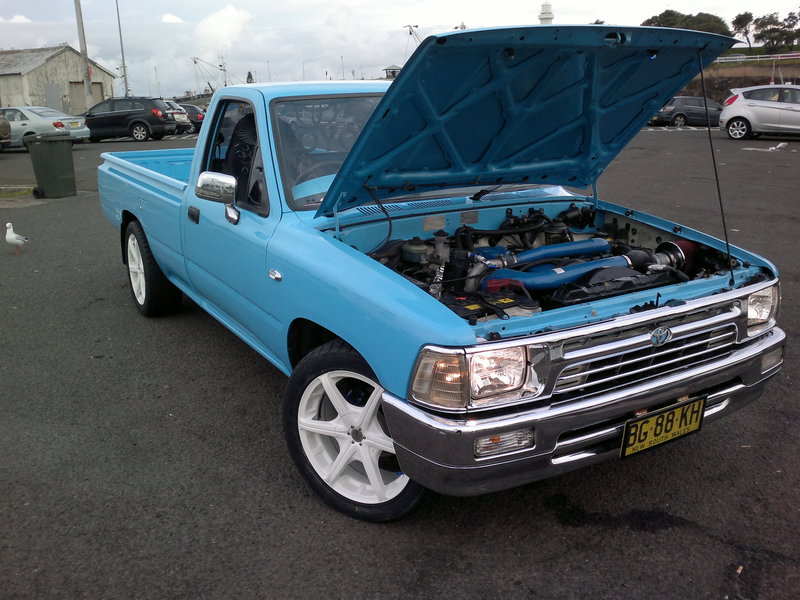 1991 TOYOTA HILUX LN85