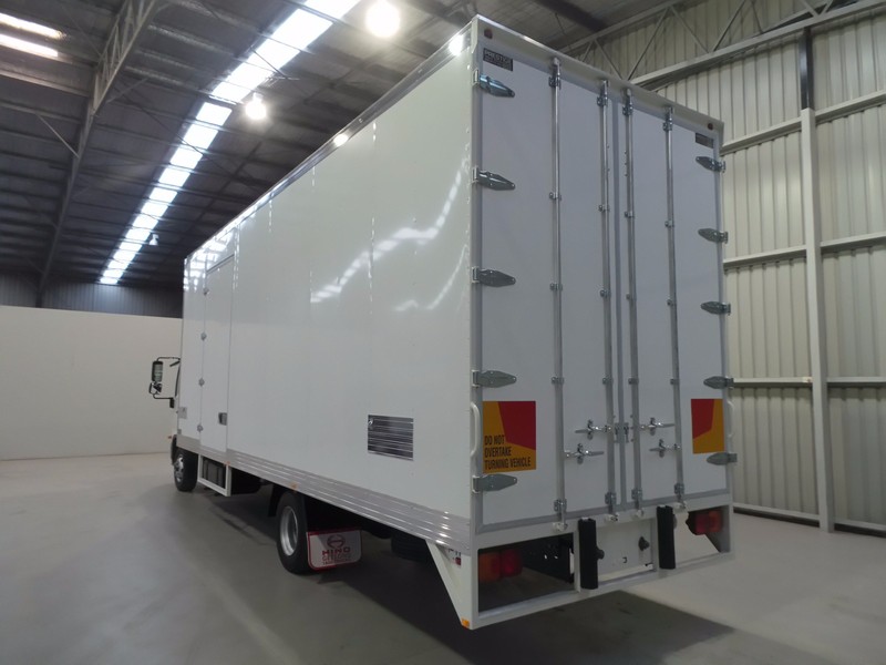 2016 HINO FD 1124-500 Series FD 1124-500 Series Truck