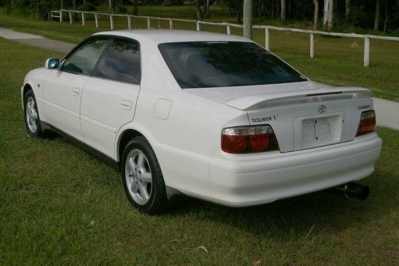 2001 TOYOTA CHASER TOURER V