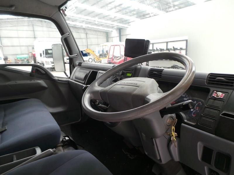 2010 FUSO CANTER PANTECH