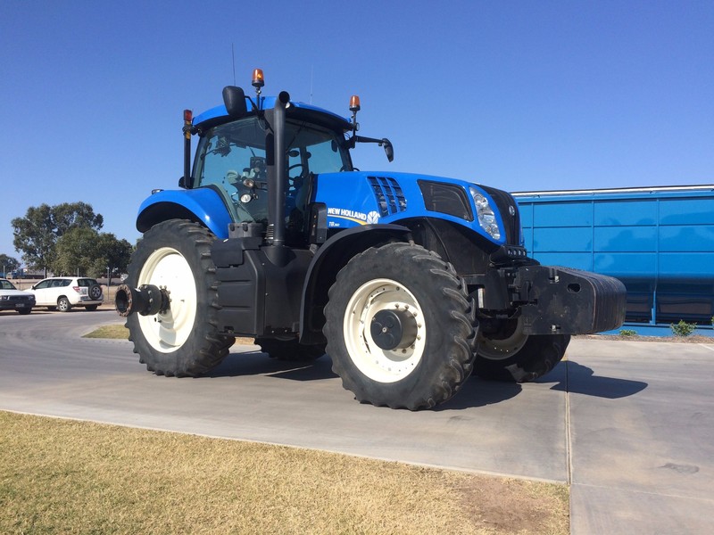 NEW HOLLAND T8.360 Tractor