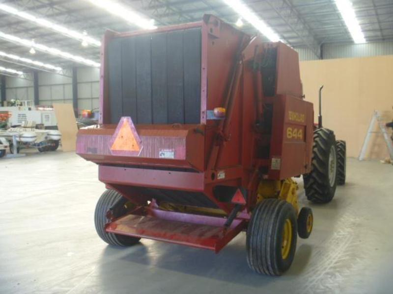 NEW HOLLAND 644 SILAGE SPECIAL