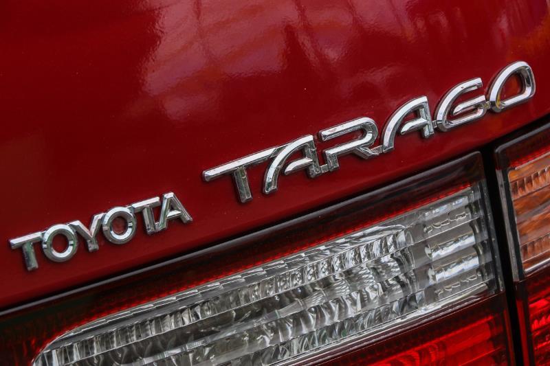 2001 TOYOTA TARAGO