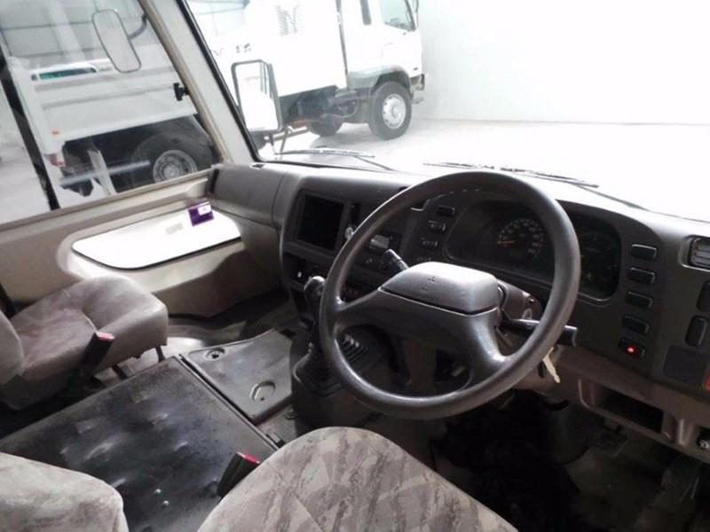 2002 MITSUBISHI ROSA BUS