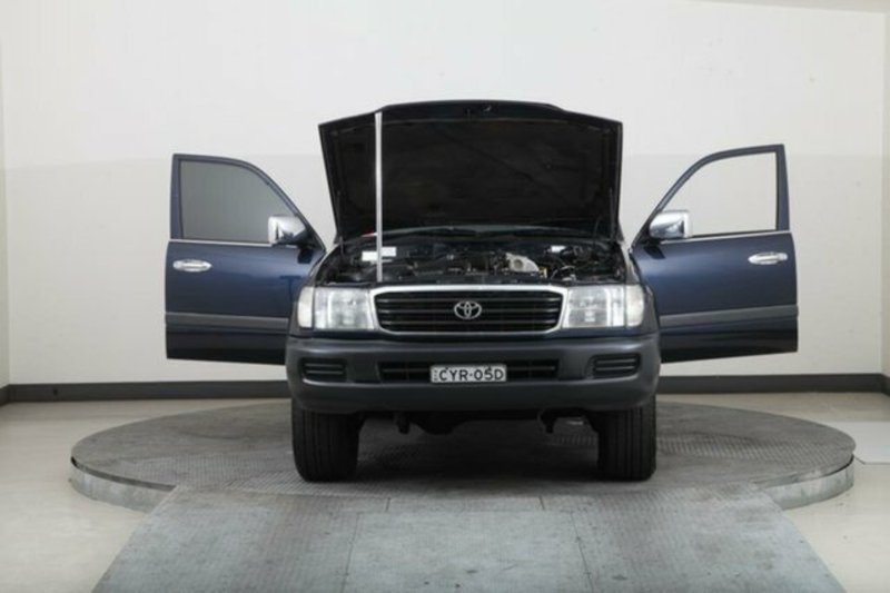 1999 TOYOTA LANDCRUISER GXL (4x4) FZJ105R