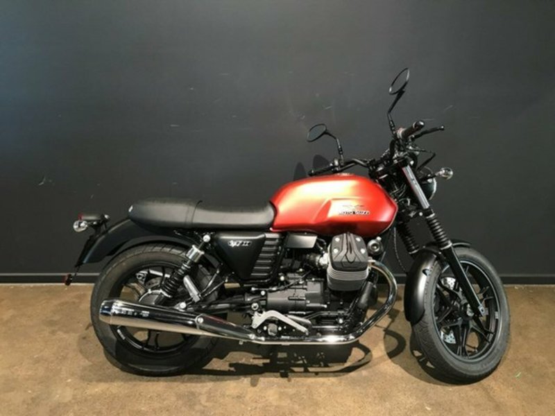 2017 MOTO GUZZI V7 II Stone