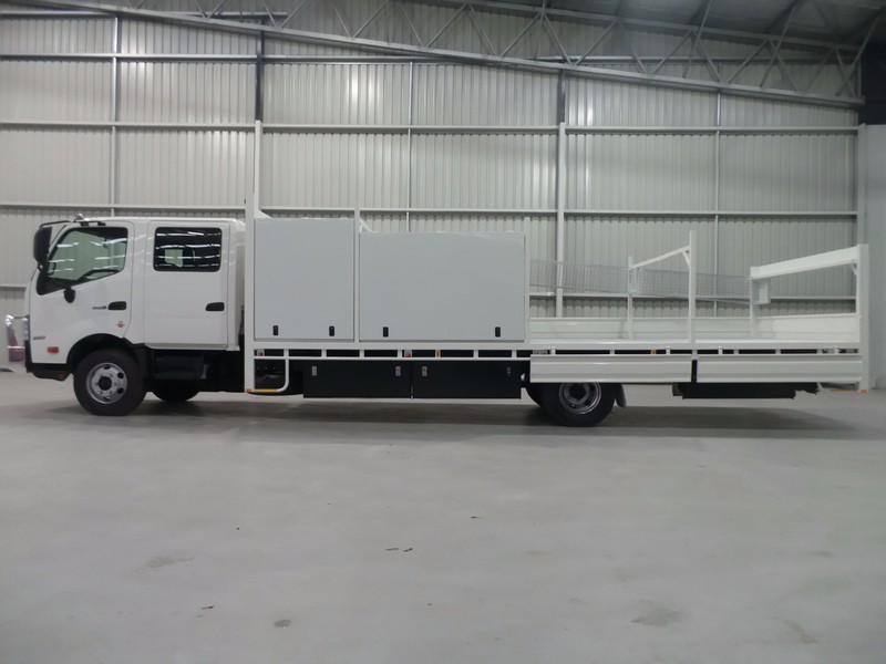 2016 HINO 920 - 300 Series 920 - 300 Series Truck