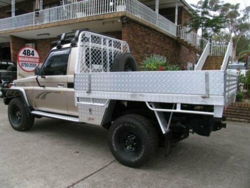 2006 TOYOTA LANDCRUISER RV (4x4) HDJ79R