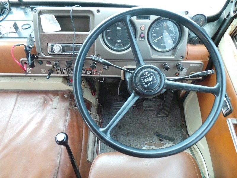 1984 HINO AC140 Bus