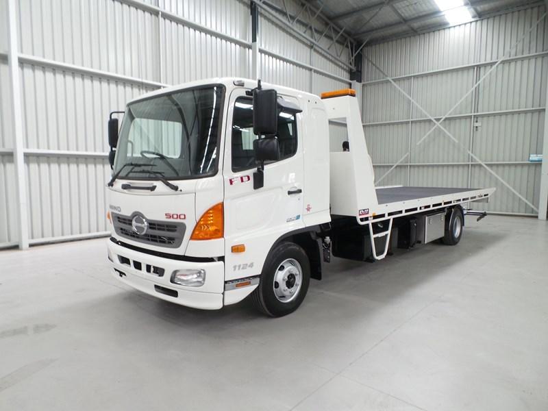 2017 HINO 500 SERIES - FD 1124 X-LONG
