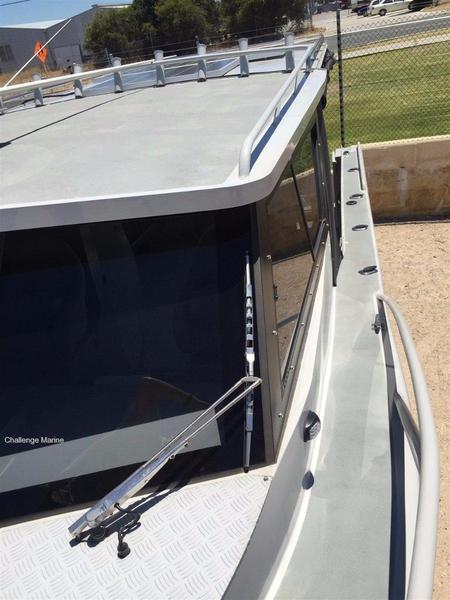 Genesis 9.5M Enclosed Hardtop inc Trailer