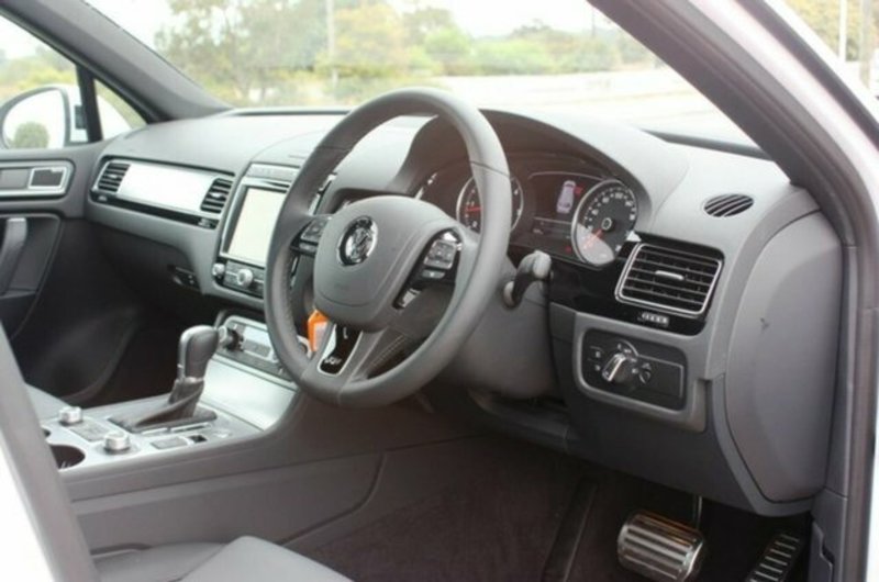 2015 VOLKSWAGEN TOUAREG V8 TDI R-LINE 7P MY15