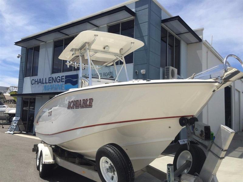 Boston Whaler 240 Outrage Nicest example in Australia