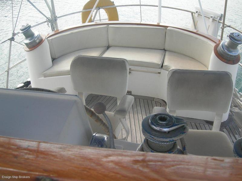 Cheoy Lee Bridgedeck