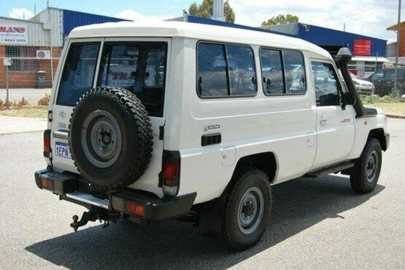 2010 TOYOTA LANDCRUISER Workmate Troopcarrier VDJ78R MY10