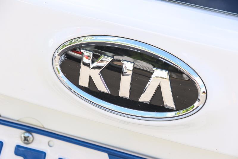 2008 KIA RONDO UN