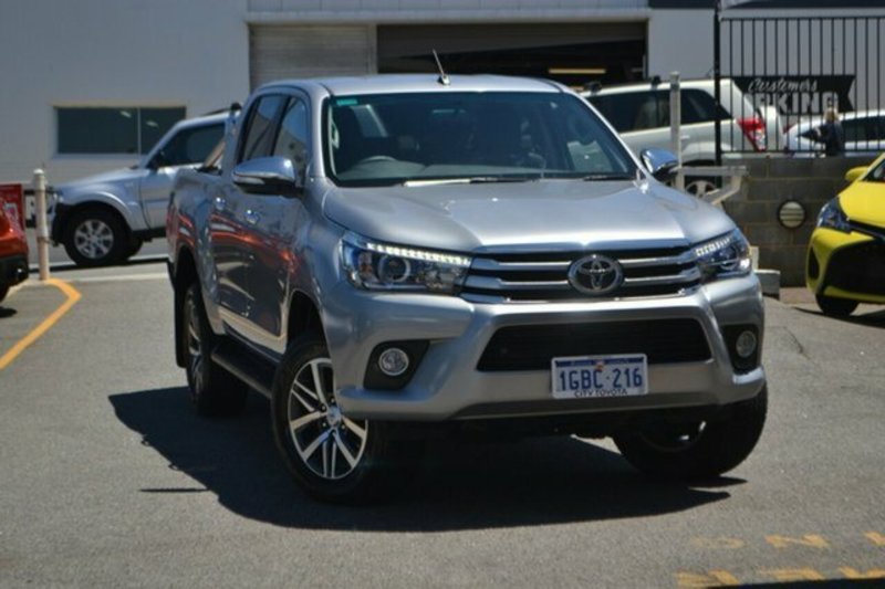 2016 TOYOTA HILUX SR5 (4x4) GUN126R