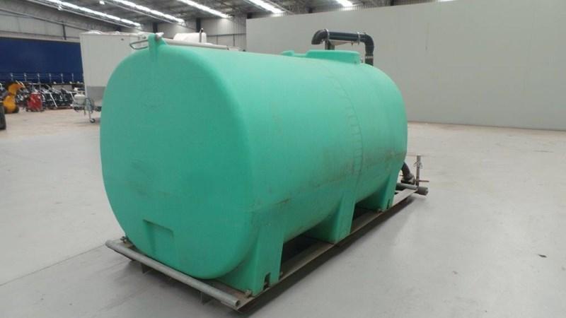 2016 WORKMATE 4000 LITRE POLY TANK