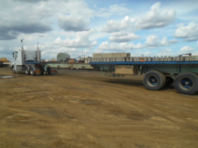 1980 Haulmark Flat top Semi Trailer