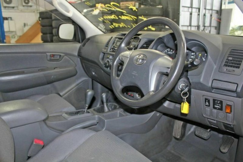 2012 TOYOTA HILUX SR (4x4) KUN26R MY12