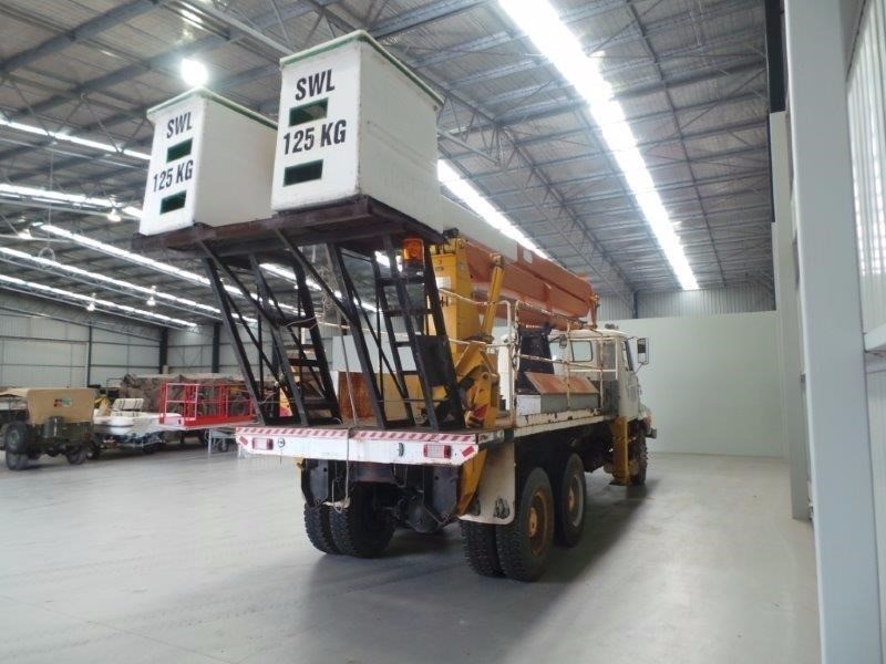 1987 CUSTOM CARRIER Truck