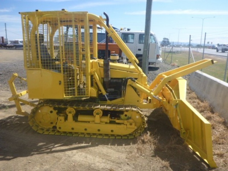 2007 East Wind Farmboss Dozer