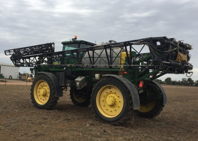 2006 JOHN DEERE 4930 Sprayer