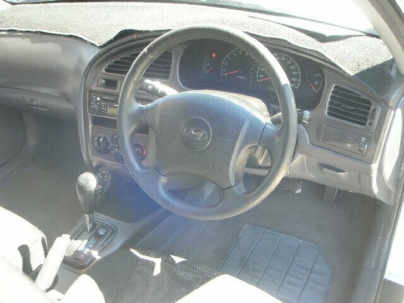 2001 HYUNDAI ELANTRA GLS XD