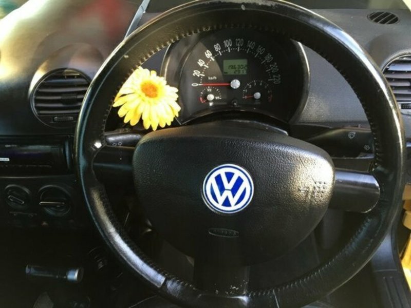2001 VOLKSWAGEN BEETLE SUNSHINE 9C