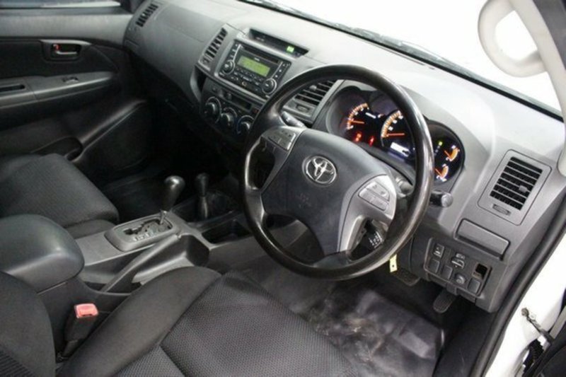 2014 TOYOTA HILUX SR (4x4) KUN26R MY14