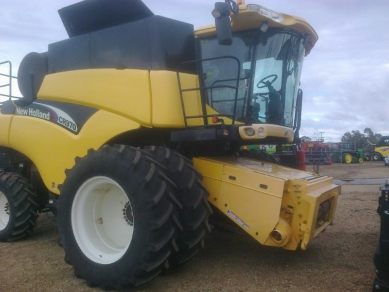 2004 NEW HOLLAND CR970 CR970 HarvesterHeader
