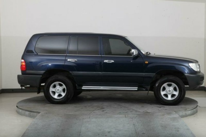 1999 TOYOTA LANDCRUISER GXL (4x4) FZJ105R