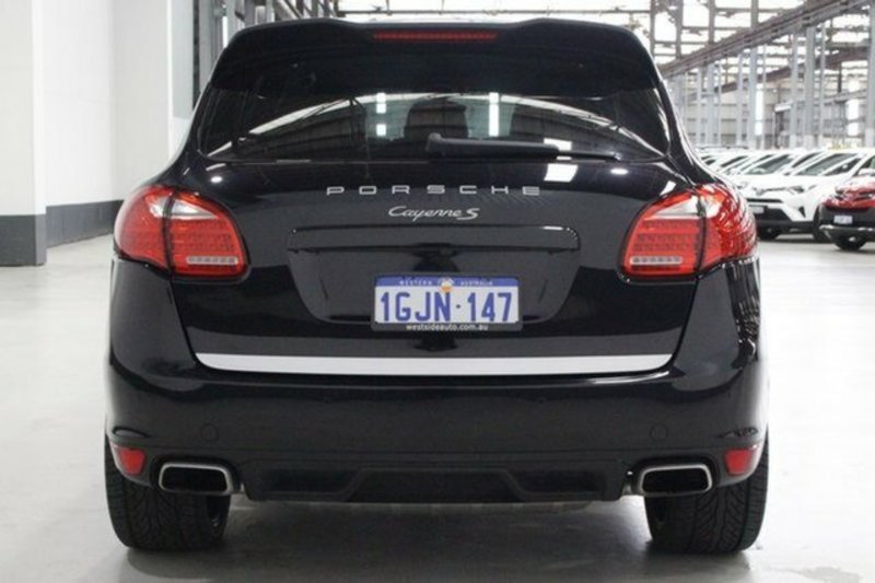 2010 PORSCHE CAYENNE S HYBRID SERIES 2