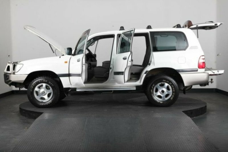 2003 TOYOTA LANDCRUISER GXL (4x4) UZJ100R