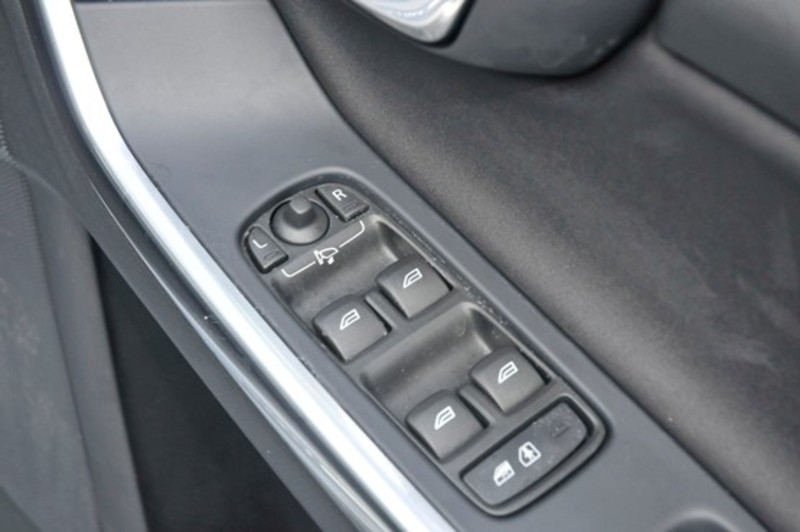 2011 VOLVO V60 T5 R-DESIGN (No Series)