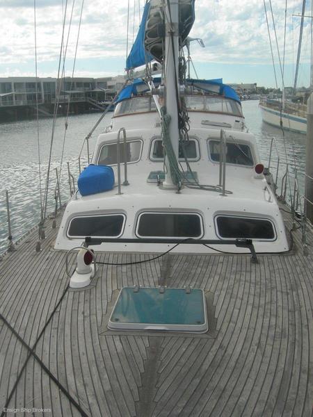 Cheoy Lee Bridgedeck