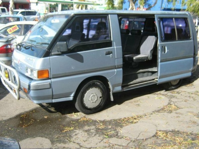 1990 MITSUBISHI STARWAGON GL SF