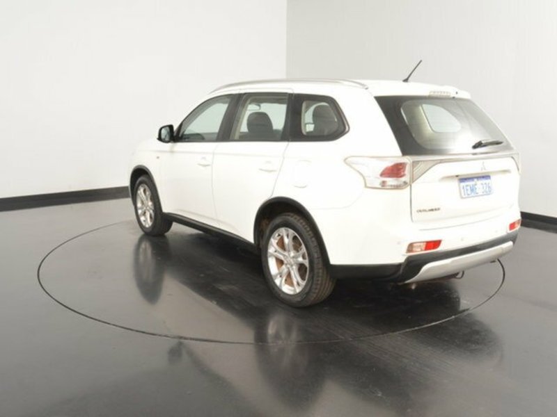 2014 MITSUBISHI OUTLANDER ES (4x4) ZJ MY14.5