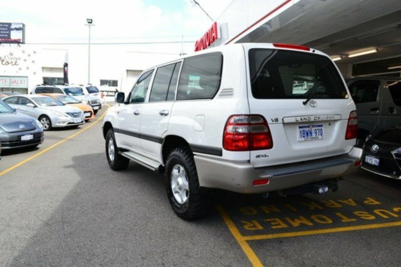 2004 TOYOTA LANDCRUISER GXL (4x4) UZJ100R