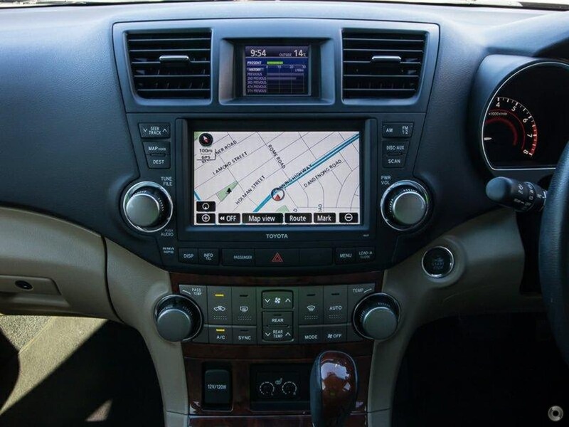 2011 TOYOTA KLUGER GRANDE GSU40R