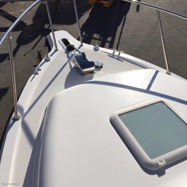 Century 2400 WALK AROUND BIG VOLUME BOAT GREAT FISHING N FAMILY