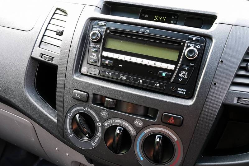 2010 TOYOTA HILUX SR (4x4) KUN26R 09 UPGRADE