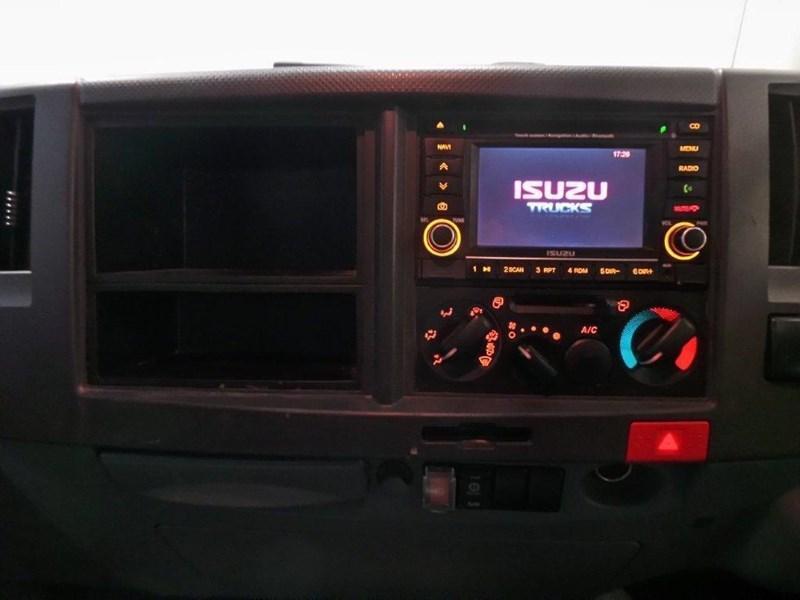 2013 ISUZU NNR200