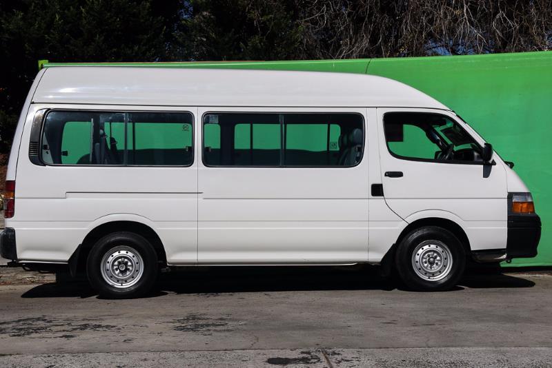 2003 TOYOTA HIACE COMMUTER RZH125R