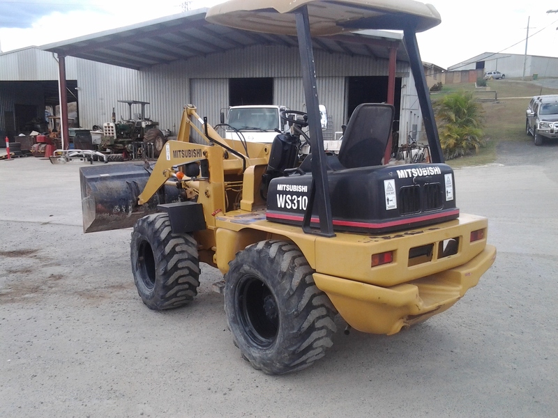 2002 MITSUBISHI WS310