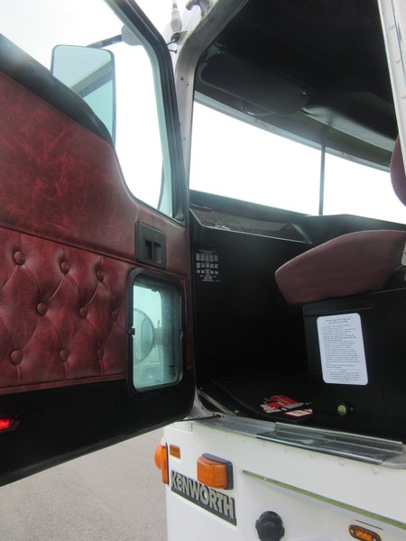 2009 KENWORTH K108 LOW ROOF K108 Truck