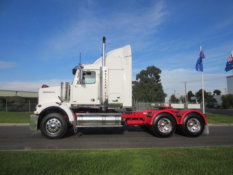 2012 WESTERN STAR 4864FX STRATOSPHERE 4864FX Truck
