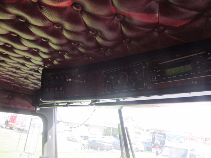 2002 KENWORTH T904 CAT C15- SEMI TIPPER-PTO HYD T904 Truck