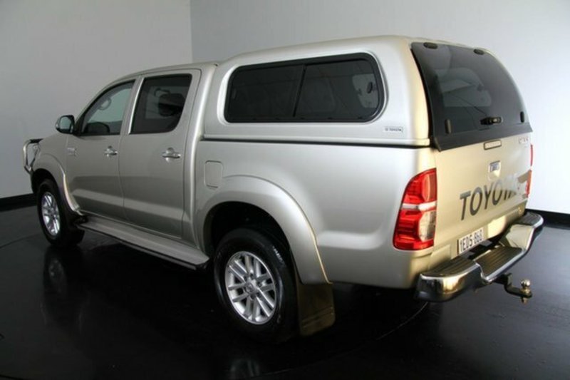 2013 TOYOTA HILUX SR5 (4x4) KUN26R MY12